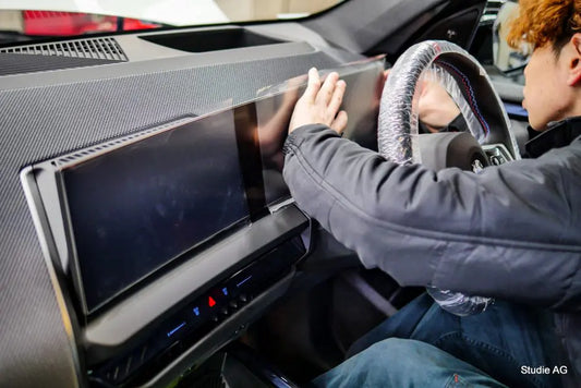 BMW現行車種はほぼカバー！Studie x Deff謹製のスクリーンプロテクター！