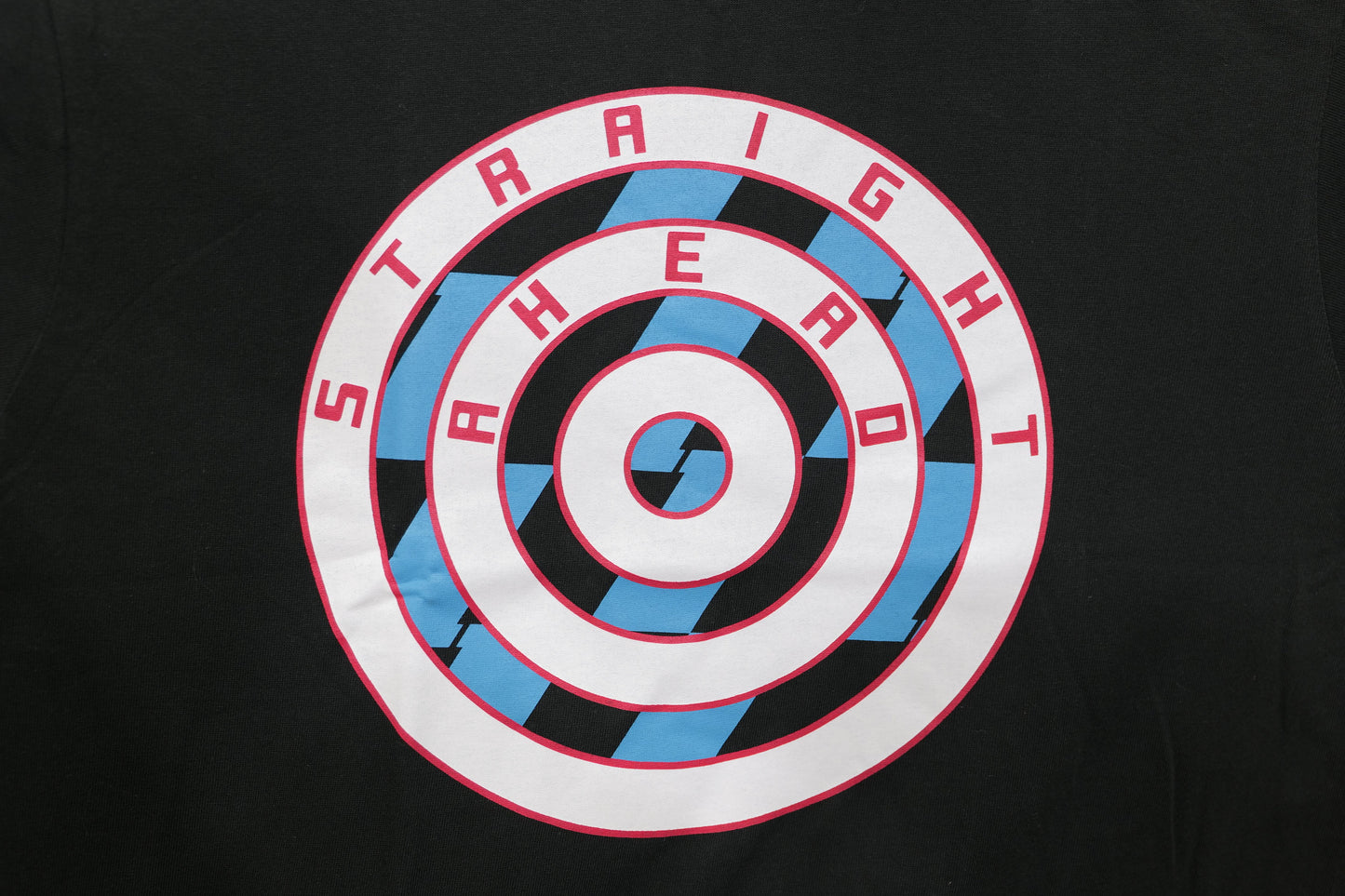 STRAIGHT AHEAD グラフィックプリントTシャツ
